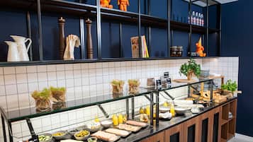 Dagelijks ontbijtbuffet (EUR 17 per persoon)