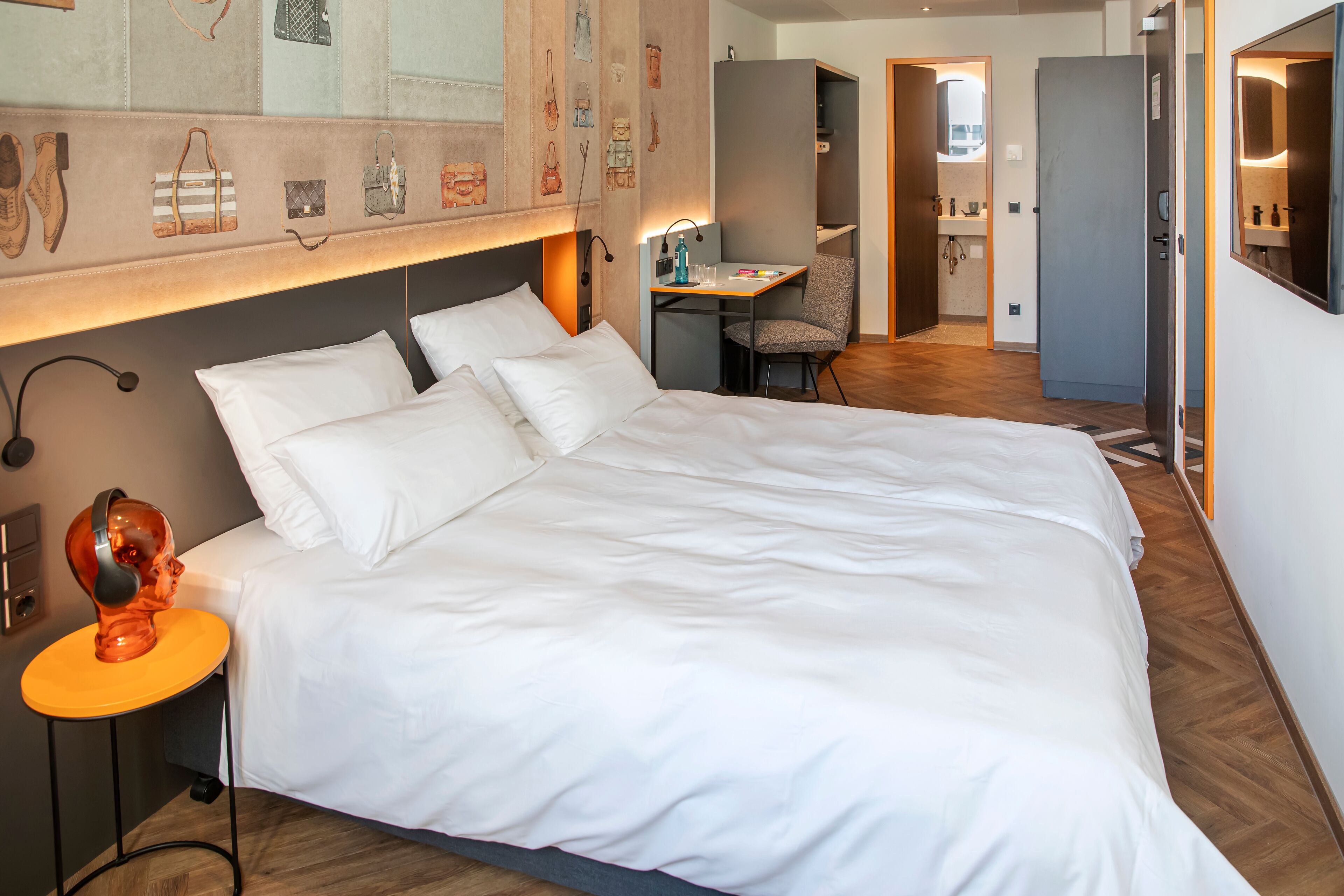Deluxe-Apartment | Allergikerbettwaren, Schreibtisch, Verdunkelungsvorhänge