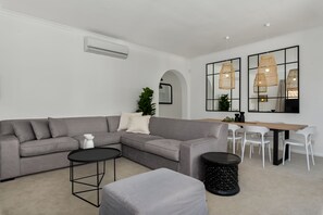 Design Apartment | Living area - Alexander Road 7B (Cape Town)
