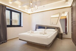 2 bedrooms, travel crib, WiFi, bed sheets