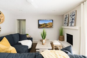 Télévision, cheminée