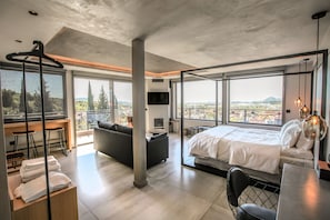 Premium Suite, Hot Tub, Valley View | 1 bedroom, Egyptian cotton sheets, premium bedding, down comforters - Meteora Heaven and Earth (Kalabaka)