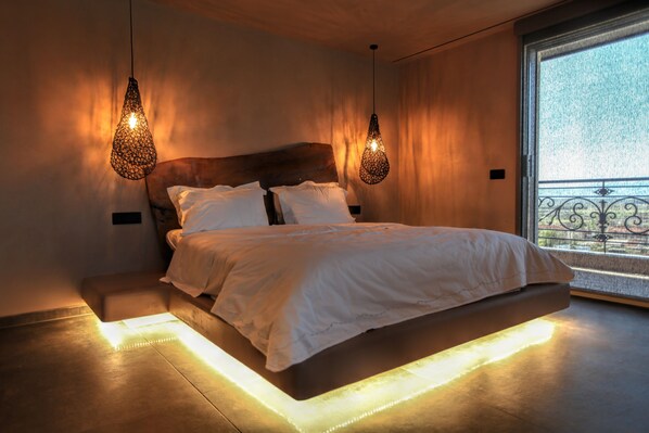 Premium-Suite, Whirlpool, Bergblick | 1 Schlafzimmer, Bettwäsche aus ägyptischer Baumwolle