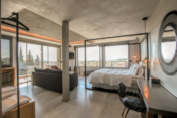 Premium-Suite, Whirlpool, Talblick | 1 Schlafzimmer, Bettwäsche aus ägyptischer Baumwolle