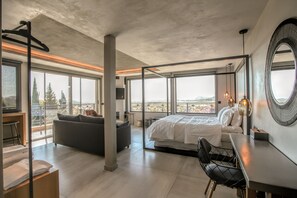 Suite Prestige, baignoire à remous, vue sur la vallée | 1 chambre, draps en coton égyptien, literie de qualité, couette en duvet