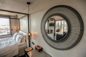 Premium-Suite, Whirlpool, Talblick | 1 Schlafzimmer, Bettwäsche aus ägyptischer Baumwolle