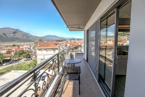 Suite Premium, hot tub, pemandangan gunung | Teras/patio