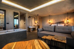 Suite Prestige, baignoire à remous, vue sur la montagne | 1 chambre, draps en coton égyptien, literie de qualité, couette en duvet