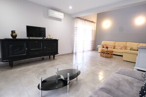 TV - Vacation rental house with pool SAINT REMY DE PROVENCE LS1-418 (Saint Remy de Provence)