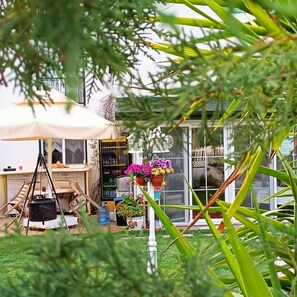 Elite Triple Room | Garden view - PALMİYE PANSİYON (Karaburun)