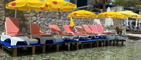 Plage à proximité, sable noir, navette gratuite vers la plage
