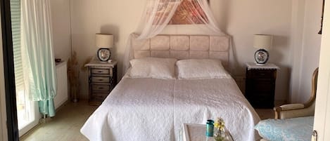 Chambre double pour lune de miel | AccĂšs au Wi-Fi (inclus), literie fournie