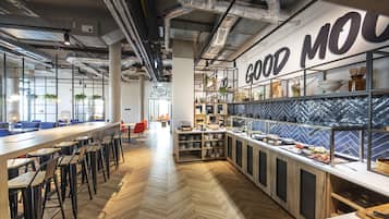 Dagelijks ontbijtbuffet (EUR 17 per persoon)