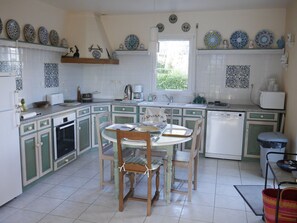 Kjøleskap, mikrobølgeovn og oppvaskmaskin