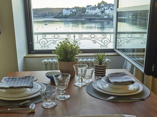 Studio moderne avec vue port, à Sauzon