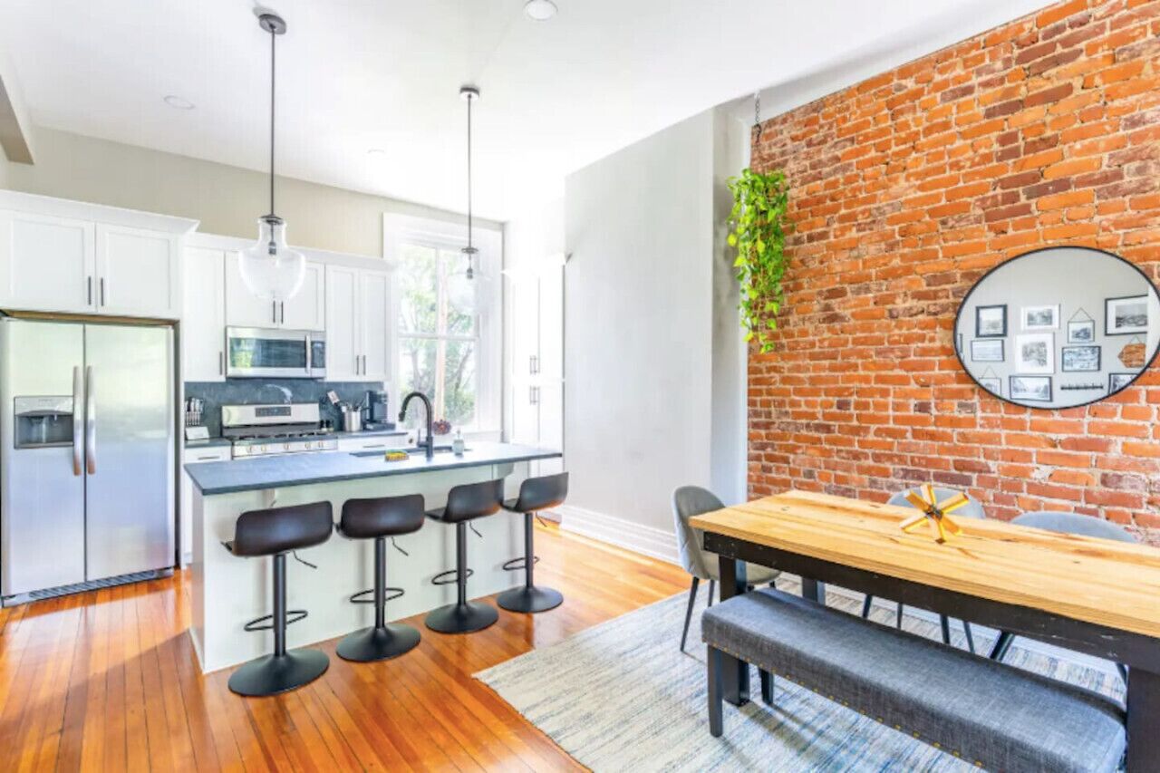 Kylskåp, mikrovågsugn, ugn och spishäll