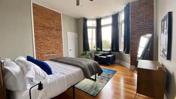 2 habitaciones, escritorio, tabla de planchar con plancha y wifi