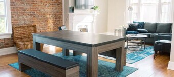 2 King Beds - Pool Table, Heart of Downtown LYH