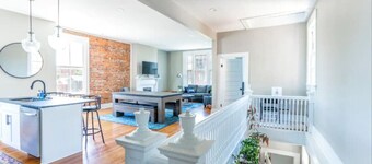2 King Beds - Pool Table, Heart of Downtown LYH