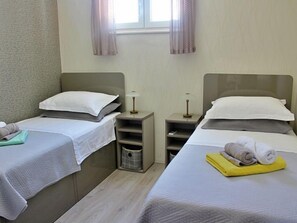 2 Schlafzimmer, Bügeleisen/Bügelbrett, kostenloses Internet