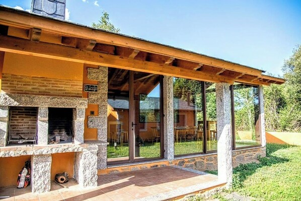 Terrace/patio - Rural house in the heart of SANABRIA (Trefacio)