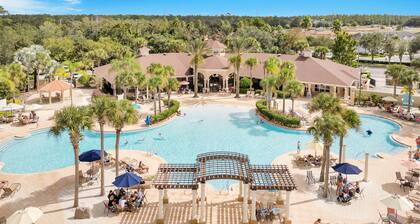 Steps from Waterpark/Pool. Next to Disney w/ Frozen, Aladdin, Beauty&Beast theme