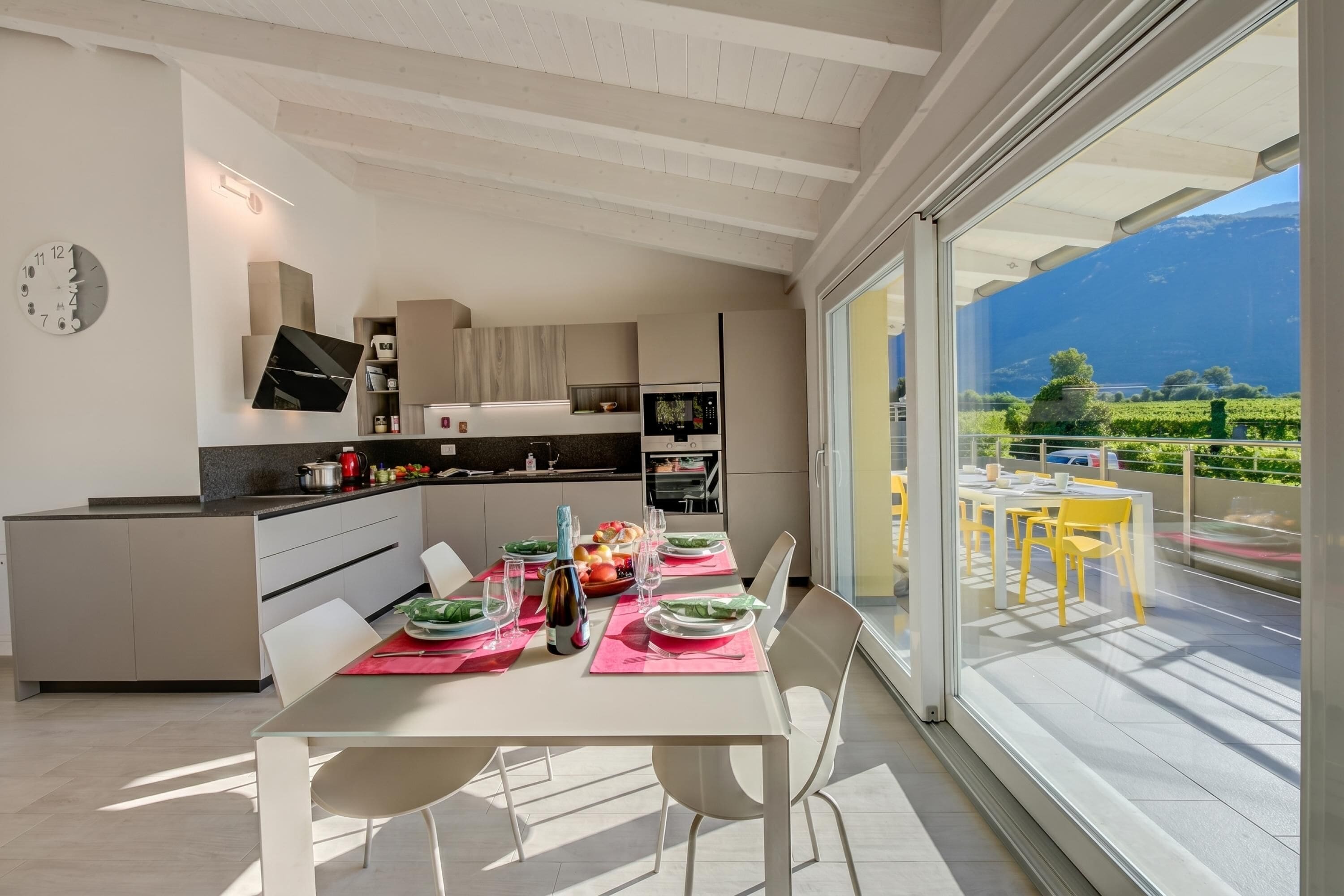 Familienapartment, Mehrere Schlafzimmer, 2 Bäder, Bergseite (Mirabelle) | Speisen