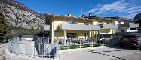 Appartement familial, plusieurs chambres, 2 salles de bains, cÎté montagne (Mirabelle) | Extérieur