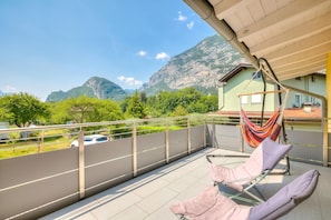 Family Apartment, Multiple Bedrooms, 2 Bathrooms, Mountainside (Mirabelle) | Terrace/patio
