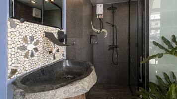 Standard Room | Bathroom | Shower, hair dryer, slippers, bidet