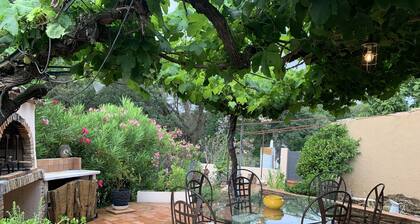 GOLFE ST TROPEZ - Jolie Maison - 6 Pers - 3 Chambres - Clim - Piscine - 3 km Mer