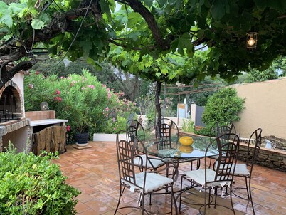 GOLFE ST TROPEZ - Pretty House - 6 People - 3 Bedrooms - Swimming Pool- 3 km Sea