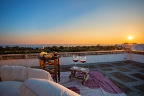 Property grounds - Gorgeous villa with pool 5 minutes from the beaches! (Castrignano del Capo)