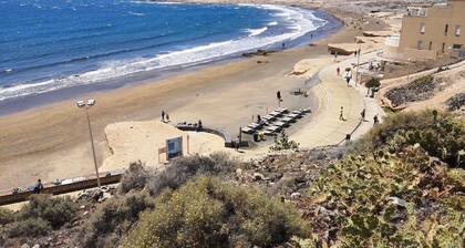Spacious Chalet close to the Sea and Airport