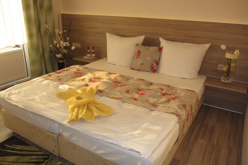 Doppelzimmer 2 - Hotel Willmersdorfer Hof S - Cottbus