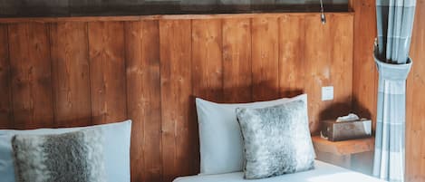 Habitación estándar, 2 camas individuales, vista a la montaña | Ropa de cama de alta calidad, minibar, wifi gratis y ropa de cama