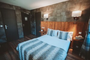 Seprai premium, minibar, Wi-Fi gratis, dan seprai linen