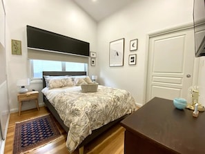2 habitaciones, escritorio, tabla de planchar con plancha y wifi gratis