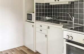 Fridge, microwave, stovetop, cookware/dishes/utensils
