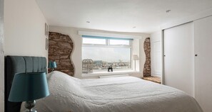2 bedrooms, travel crib, free WiFi, bed sheets - Front Row Cottage - sleeps 4 guests  in 2 bedrooms (Brixham)