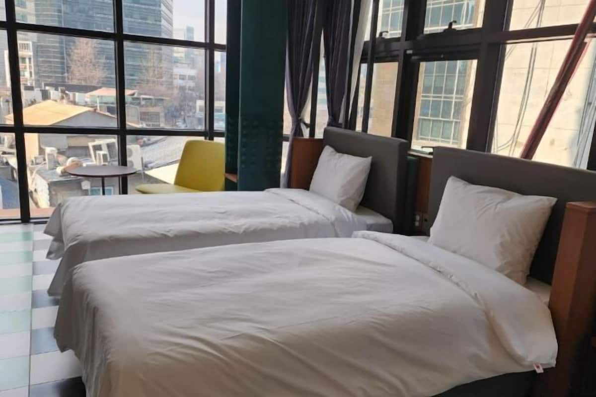 Soundproofing, WiFi (free), bed sheets
