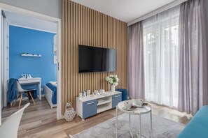 1 dormitorio, tabla de planchar con plancha, wifi y ropa de cama