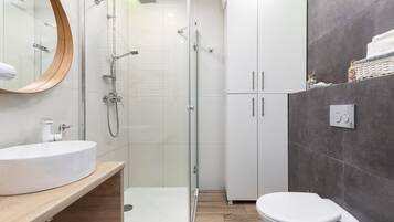 Douche, serviettes fournies