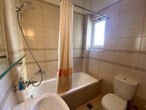 Appartamento | Bagno | Combinazione doccia/vasca, vasca da bagno a immersione totale