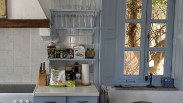 Refrigerador, horno, placa de cocina, lavavajillas