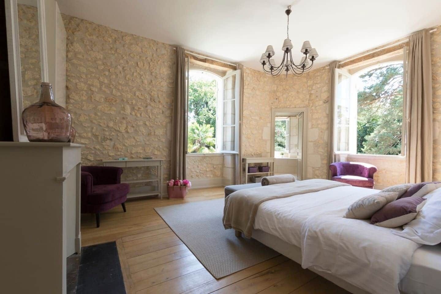 7 bedrooms, iron/ironing board, WiFi, bed sheets