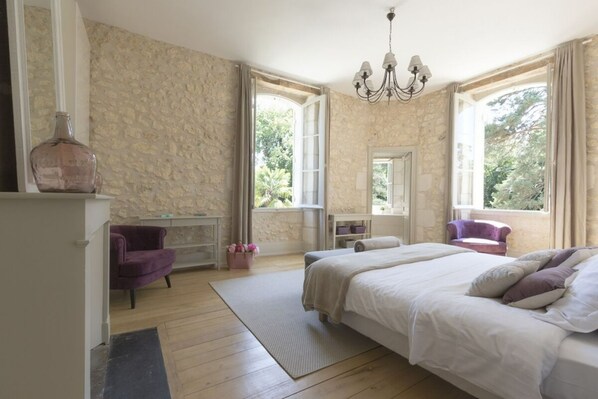 7 chambres, fer et planche à repasser, Wi-Fi, literie fournie