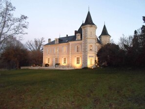 Exterior - Monciaux Castle Swimming pool and tennis (16/18 people) (Bourrou)