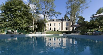 Château de Monciaux - Swimming pool and tennis court - Near Bergerac