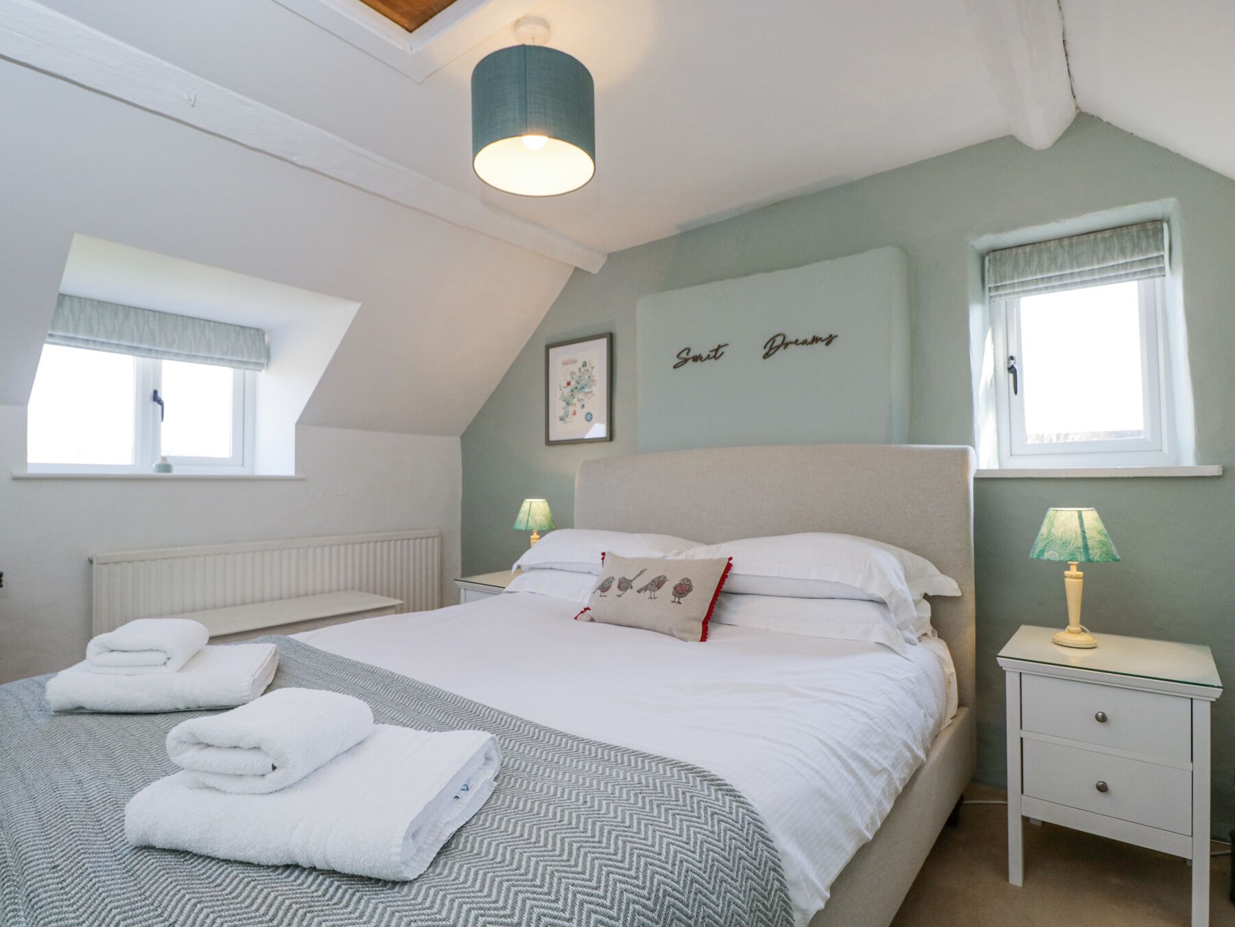 5 bedrooms, individually decorated, individually furnished, free WiFi